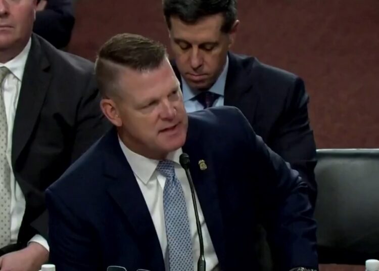 Servicio Secreto dice que no fue informado sobre hombre armado en mitin de Trump