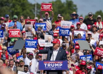 Supremo de EEUU da una inmunidad parcial a Trump por asalto al Capitolio