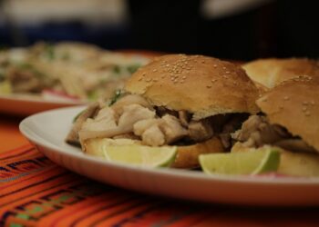 Presentan Feria de las Carnitas de San Francisco Totimehuacán