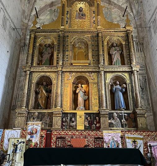 Yucatán guarda retablos con hojas de oro del siglo XVI e influencia maya