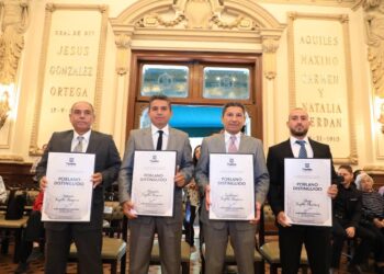 Reconocen como poblanos distinguidos a familia Trujillo