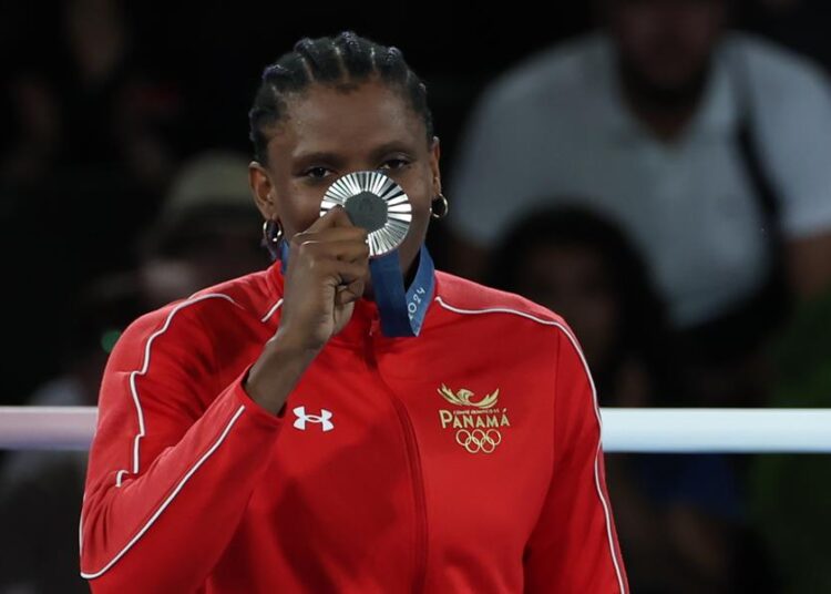 La boxeadora Atheyna Bylon, la primera mujer medallista olímpica de Panamá