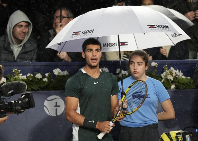 Alcaraz se topa con la lluvia en Cincinnati y Badosa y Carreño avanzan con paso firme