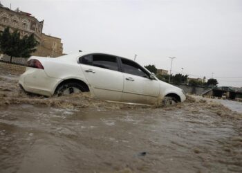 Suben a 98 los muertos por las inundaciones en Yemen mientras siguen las fuertes lluvias