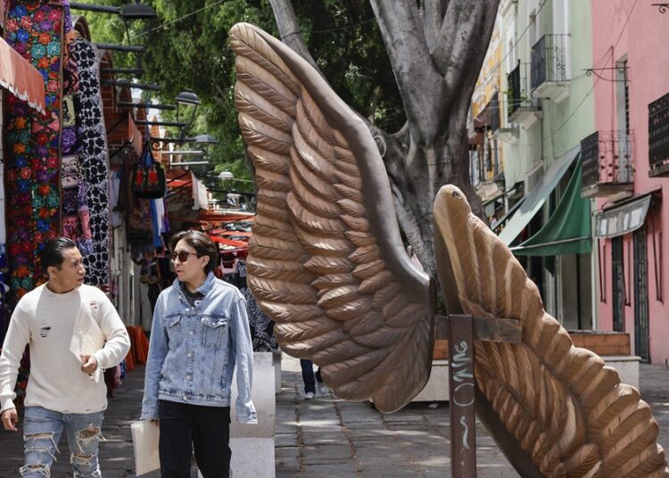 Escultura de alas de El Parián regresará en unos días