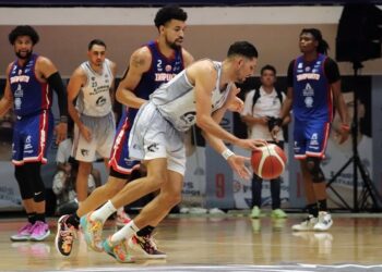 Lobos Plateados vencen a Freseros de Irapuato