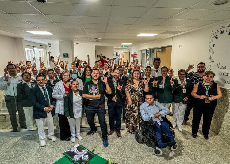Mural de lengua de señas en IMSS Metepec