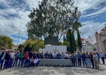 Granjas Carroll dona árboles en Perote, Tlachichuca y Tepeyahualco