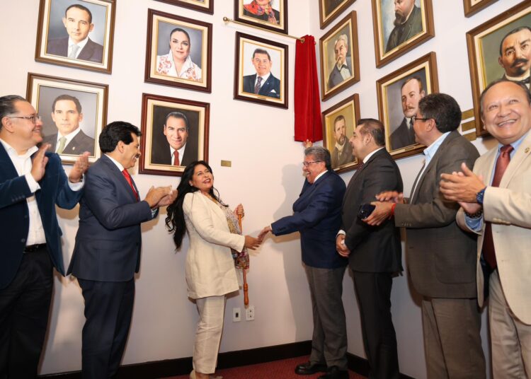 Reconocen sensibilidad y respeto de Armenta en el Senado