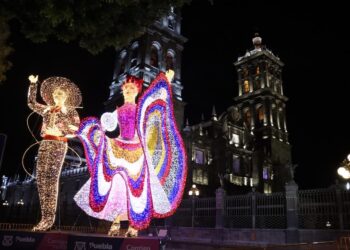 Así se observa el iluminado patrio en la capital (fotos y video)