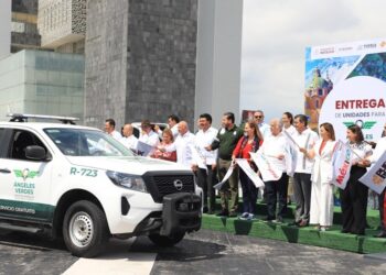 Gobierno federal y estatal entregan nuevas unidades a Ángeles Verdes