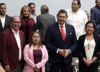 Armenta presenta 4 perfiles que integrarán su gabinete