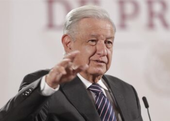 ‘Anticonstitucional’ que SCJN intervenga en polémica de ‘sobrerrepresentación’: AMLO