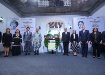 Céspedes encabeza ceremonia conmemorativa por aniversario luctuoso de Carmen Serdán y Leona Vicario