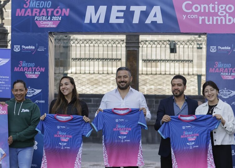 Presentan playera del Medio Maratón de Puebla 2024