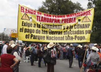 AMLO advierte que no negociará con quienes bloquean la México-Puebla