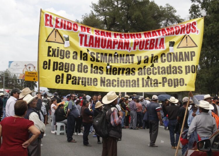 AMLO advierte que no negociará con quienes bloquean la México-Puebla