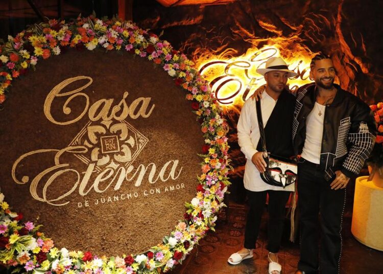 Maluma inaugura su restaurante en Medellín inspirado en Colombia