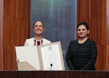 Claudia Sheinbaum recibe constancia de presidenta electa