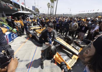 Pato O’Ward gana en Milwaukee y Palou se acerca a su tercer campeonato de la IndyCar