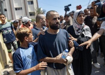 Israel excarcela a 25 presos palestinos en la Franja de Gaza