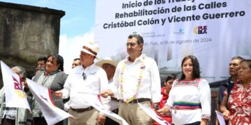 Inaugura el gobernador, empedrado de calles en Yaonahuac