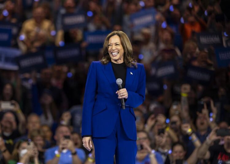 Harris aceptará hoy nominación demócrata a Presidencia de EEUU