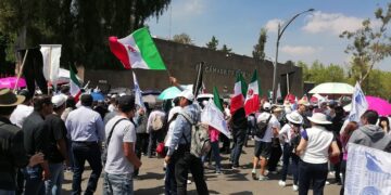 Trabajadores del Poder Judicial se manifiestan en San Lázaro