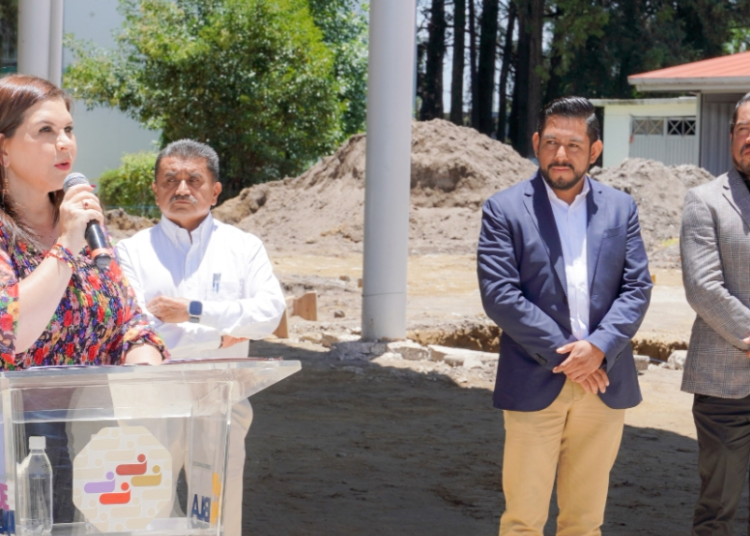 Arranca construcción del último domo escolar que entregará Layón