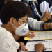 Lilia Cedillo supervisa proceso de inscripción de alumnos de nuevo ingreso