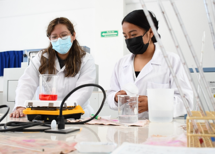Facultad de Ingeniería desarrolla textiles que inhiben agentes microbianos