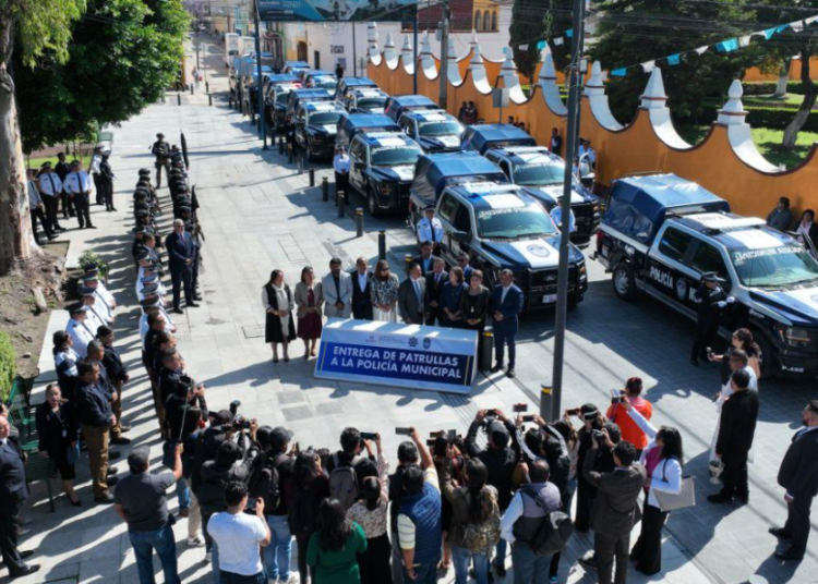 Tlatehui entrega 13 patrullas a la Secretaría de Seguridad Pública