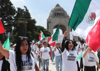 En México, marchan en contra reforma judicial