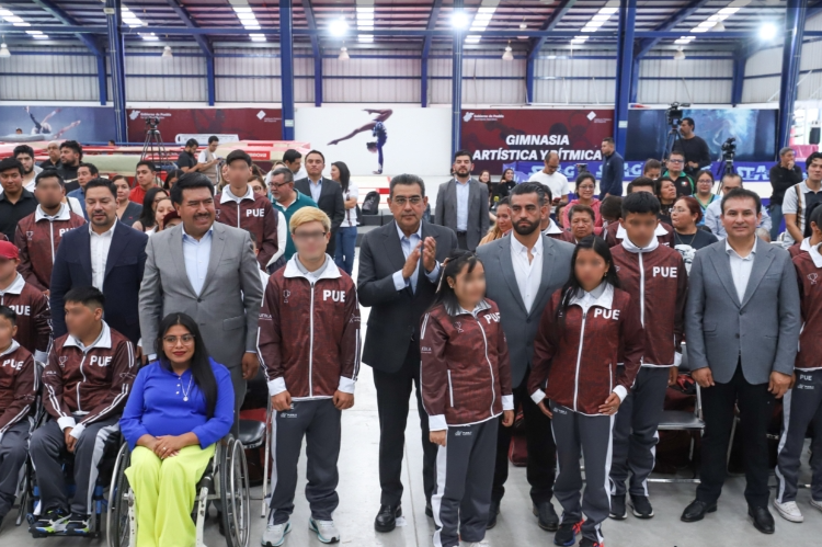 Céspedes abandera la Delegación Poblana en los Paranacionales Conade 2024