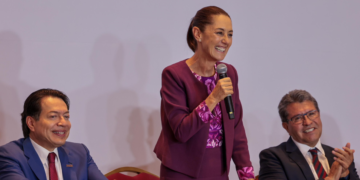 Sheinbaum respalda pausa de AMLO con embajadores de EEUU y Canadá