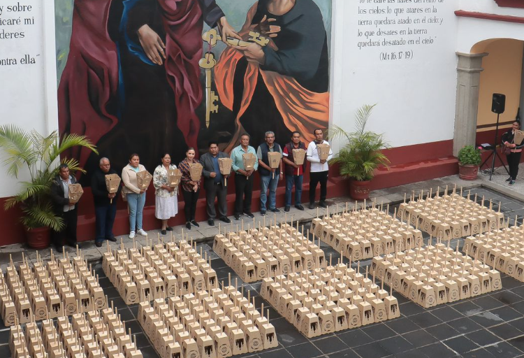 VIDEO: Paola Angón entrega 540 faroles a mayordomías  