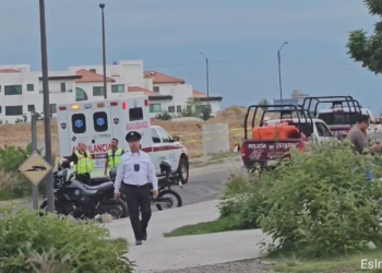Fallecen 2 trabajadores sepultados por un alud en obra de la Vía Atlixcáyotl