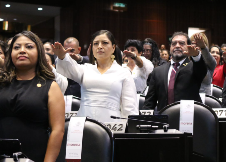 Claudia Rivera rinde protesta como diputada federal