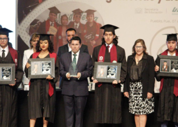 UTP gradúa a licenciados e ingenieros