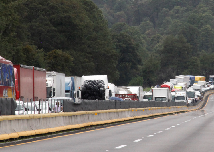 Coparmex pide buscar formas de resolver conflictos para evitar bloqueos carreteros