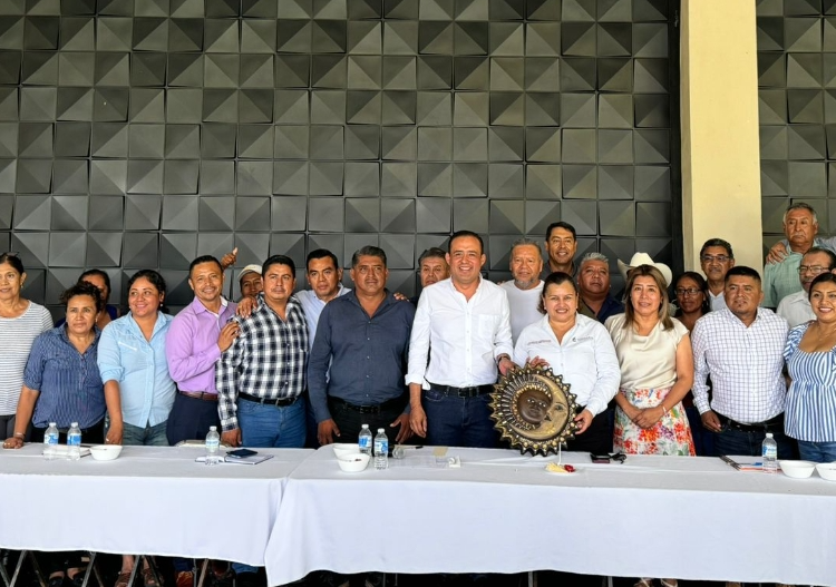 Lalo Castillo se reúne con autoridades municipales electas con Conagua