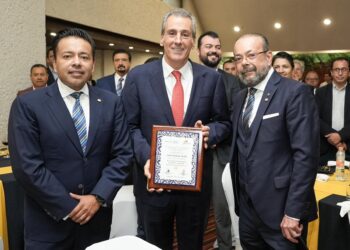 Pepe Chedraui presenta proyectos al Club Rotario Puebla Industrial