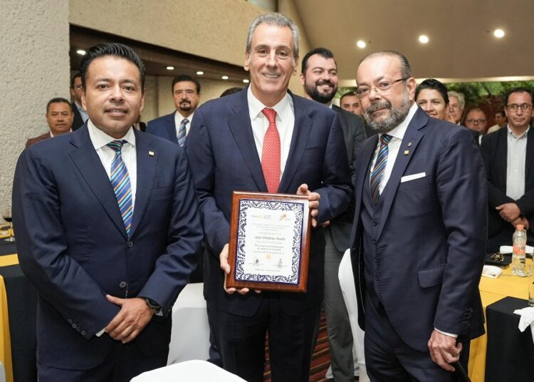 Pepe Chedraui presenta proyectos al Club Rotario Puebla Industrial
