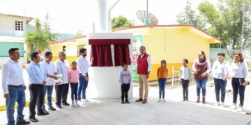 Céspedes inaugura techado de primaria en Nicolás Bravo
