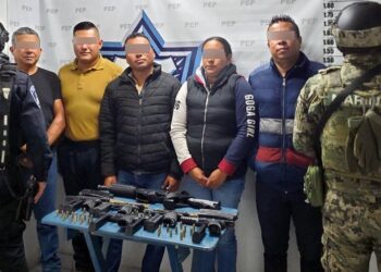 SSP y SEMAR detienen en Amozoc a 5 por usurpación de funciones y armamento