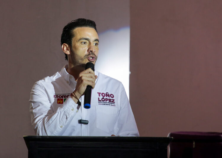 Incansable el diputado federal Toño López realizó la edición mexicana de la “Canastita Poblana”
