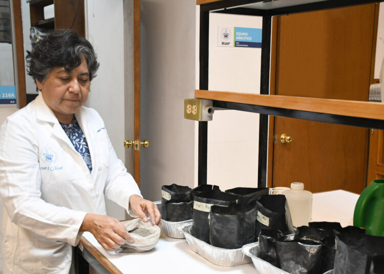 Investigadores detectan metales pesados en polvo de las calles de la ciudad de Puebla