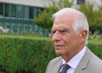 Representante de Unión Europea, Josep Borrell, llega a México a investidura de Sheinbaum