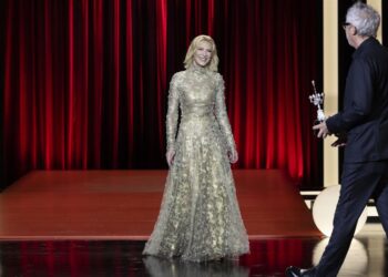 Cate Blanchett recibe su Premio Donostia celebrando «una vida creativa llena de dudas»