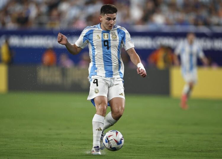 Sin Messi ni Di María, Argentina estrena e bicampeonato de América ante Chile